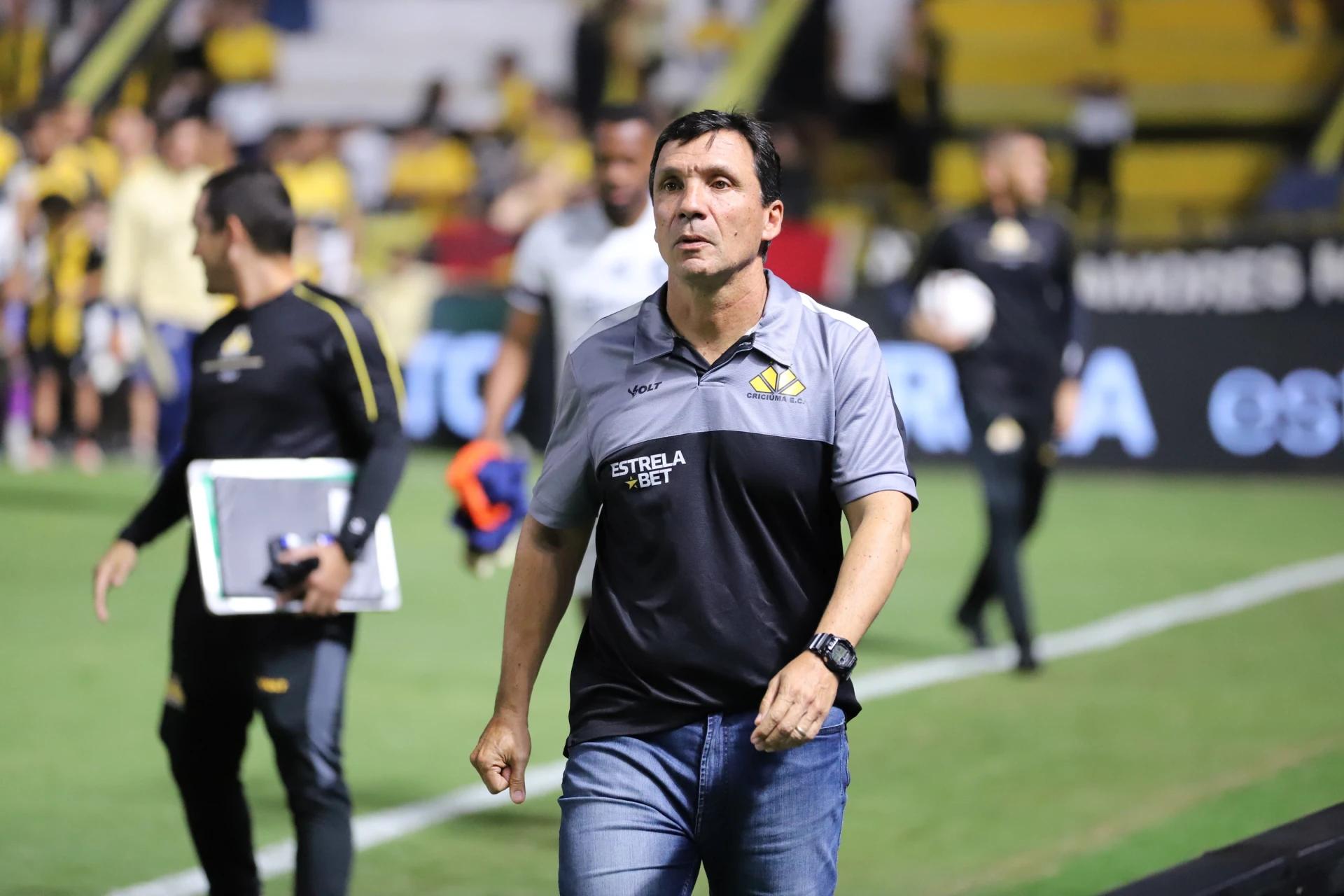 Zé Ricardo lamenta empate nos acréscimos e afirma: ‘É uma frustração muito grande’