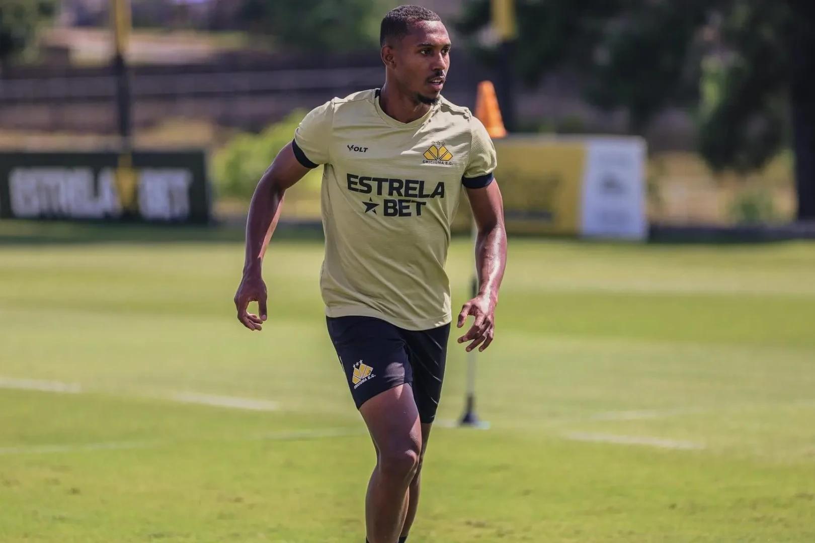 Lateral do Tigre sofre lesão e passa por cirurgia neste sábado