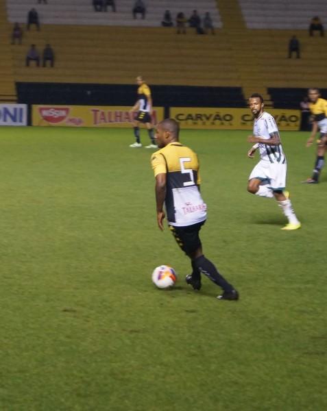 Dia de lágrimas no Majestoso: Criciúma perde em casa de 1 a 0 para o Luverdense