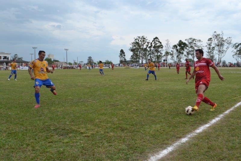 Metropolitano e Araranguá brigam por vaga na final
