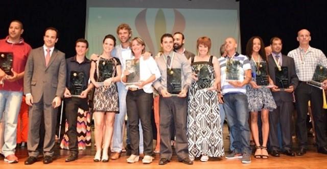 Atletas de Criciúma recebem premiação no Troféu Guga Kuerten 
