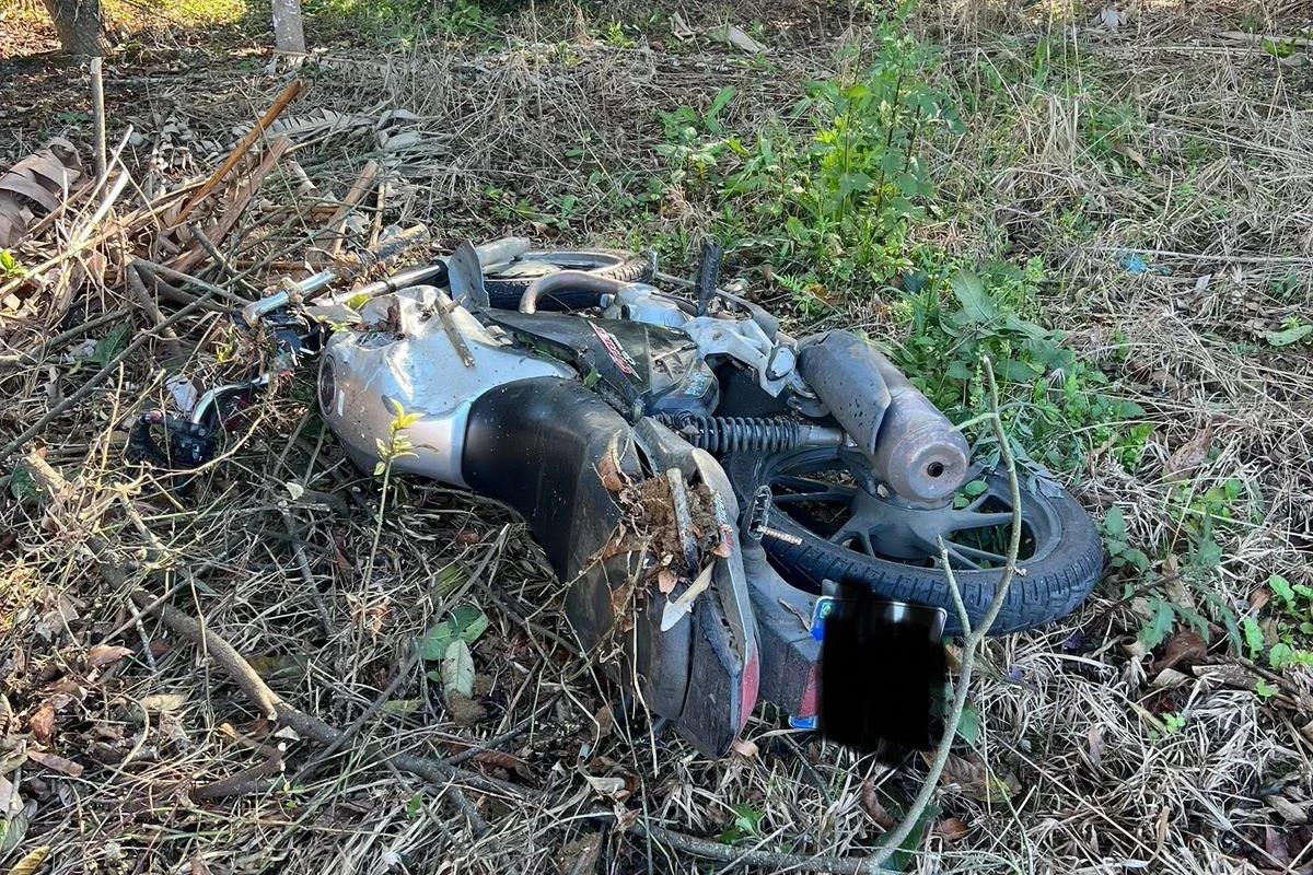 Colisão com caminhão deixa motociclista gravemente ferido na SC-443