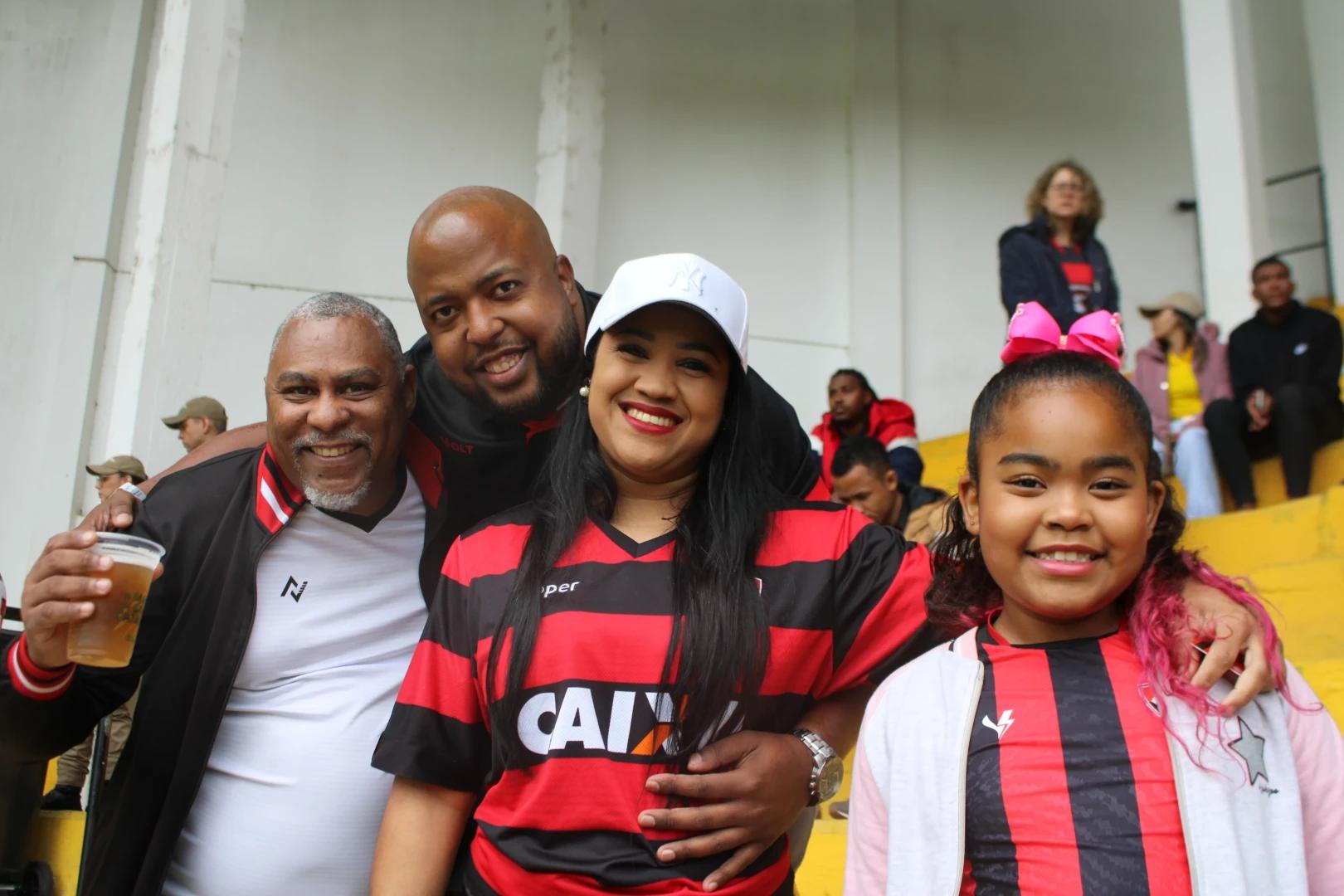 Torcedores do Leão da Barra comparecem no Majestoso e comemoram vitória contra o Criciúma