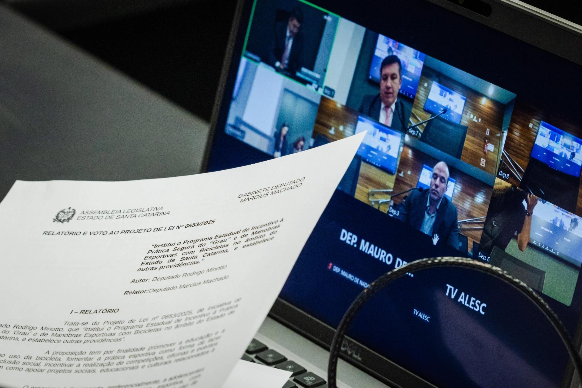 PL que estabelece sexo biológico para definição de gênero de competidores é aprovado em comissão da Alesc