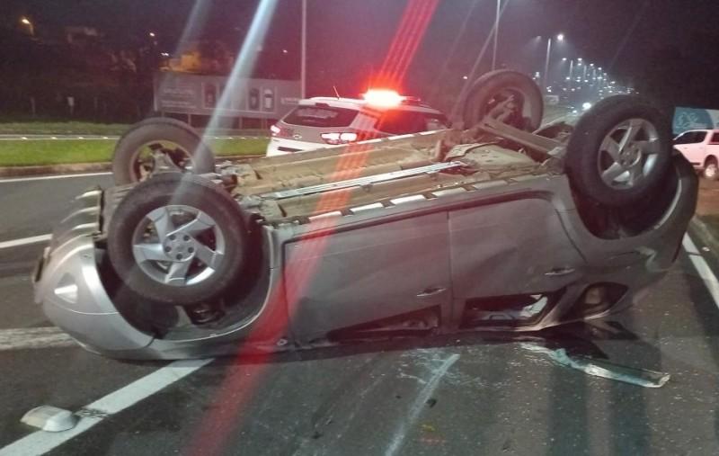 Motorista embriagado causa grave acidente de trânsito, deixa três feridos e acaba preso em Criciúma