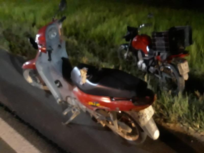 Mulher é hospitalizada após queda de moto em Jaguaruna