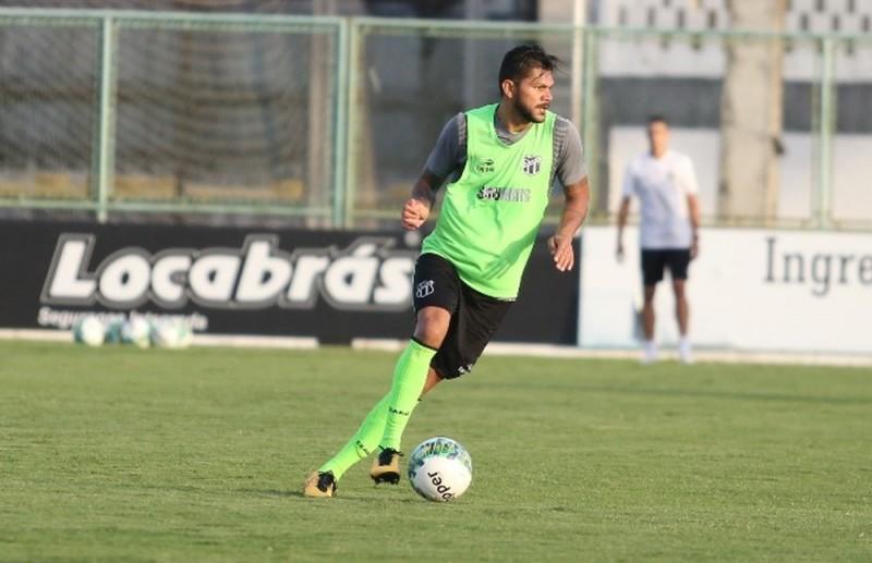 Volante Jackson Caucaia fará avaliação no Criciúma