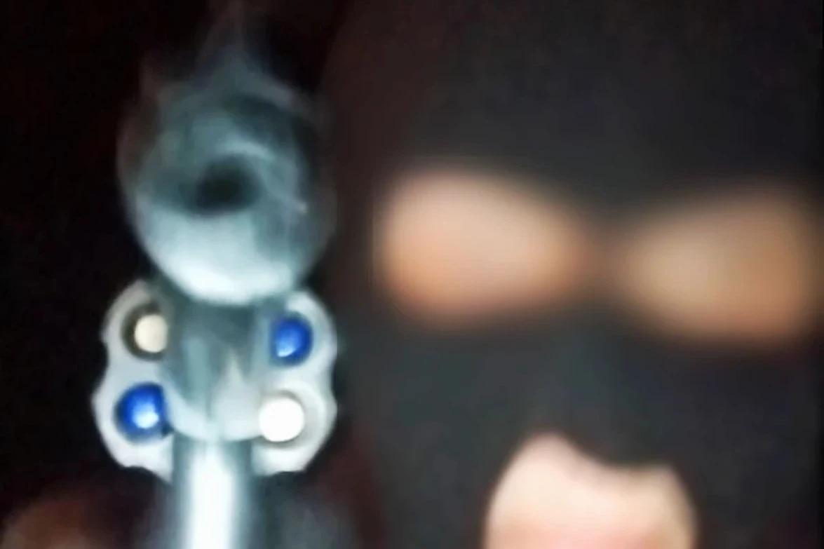 Dupla é indiciada por roubo que terminou em troca de tiros com policiais