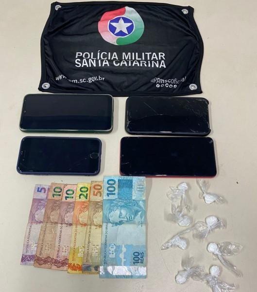 Trio é preso suspeito de envolvimento com tráfico de drogas em Criciúma