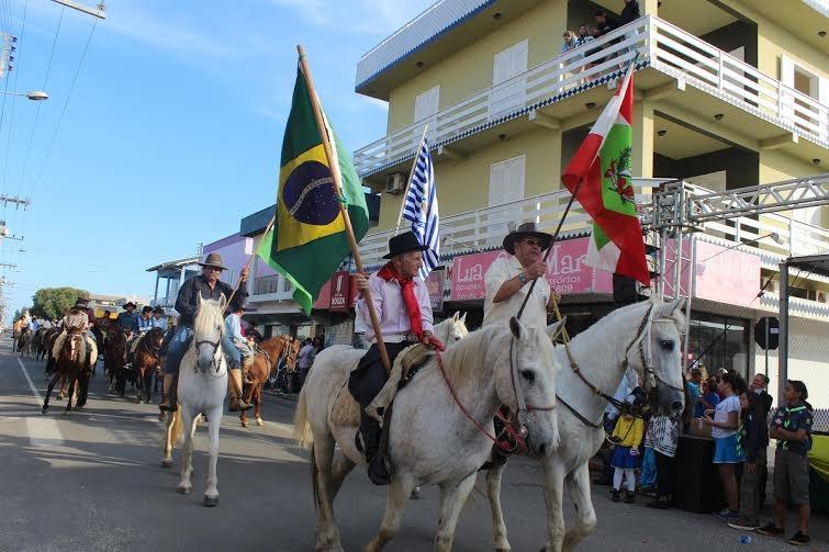 Brincadeiras e tradição na Primeira Semana Farroupilha do Rincão