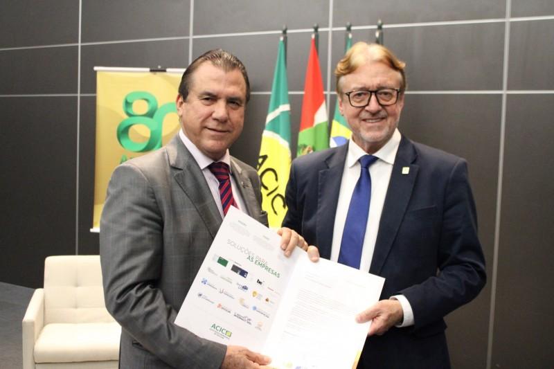 Em Criciúma, ministro do Trabalho e Emprego recebe lista de reivindicações do setor empresarial