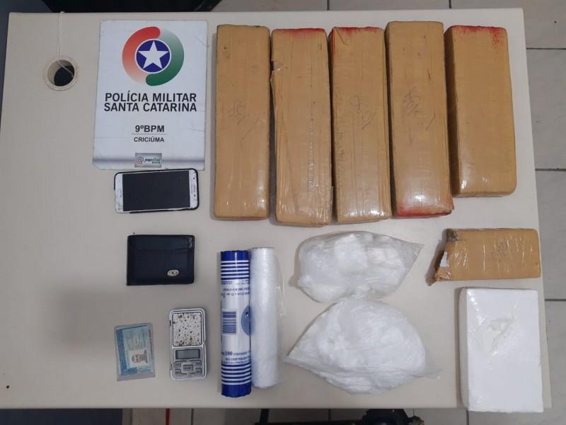 PM apreende cerca de dois quilos de cocaína e seis de maconha em Criciúma