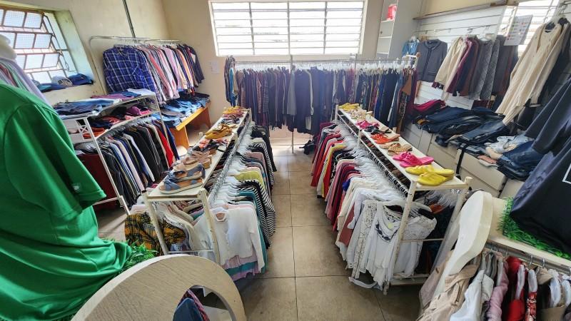 Brechó do Bairro tem mais de cinco mil peças disponíveis