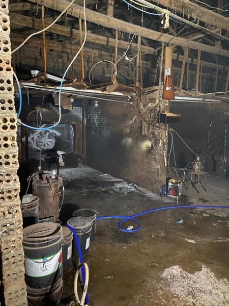 Incêndio atinge fábrica de caixões em Grão-Pará; quatro funcionários inalaram fumaça 