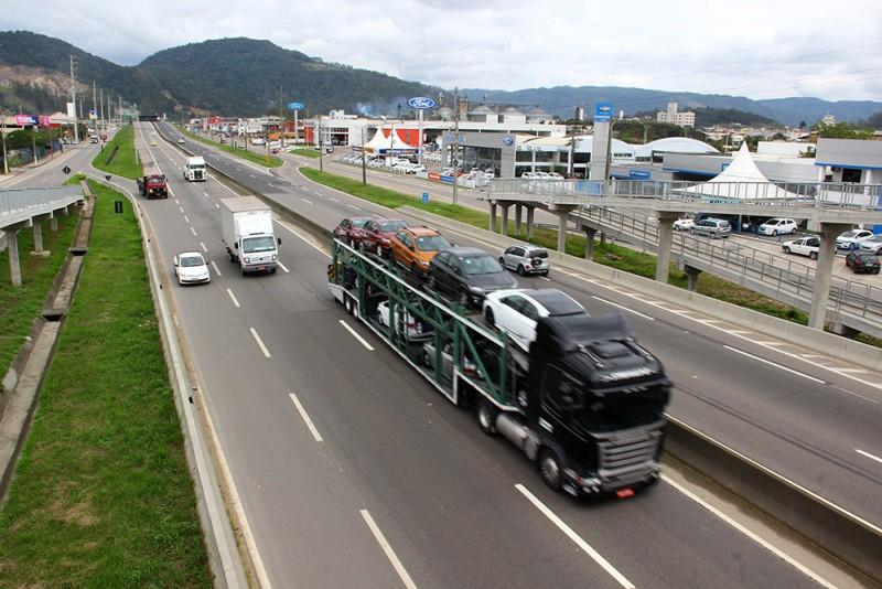 BR-101 receberá mais 5,2 mil metros de vias laterais