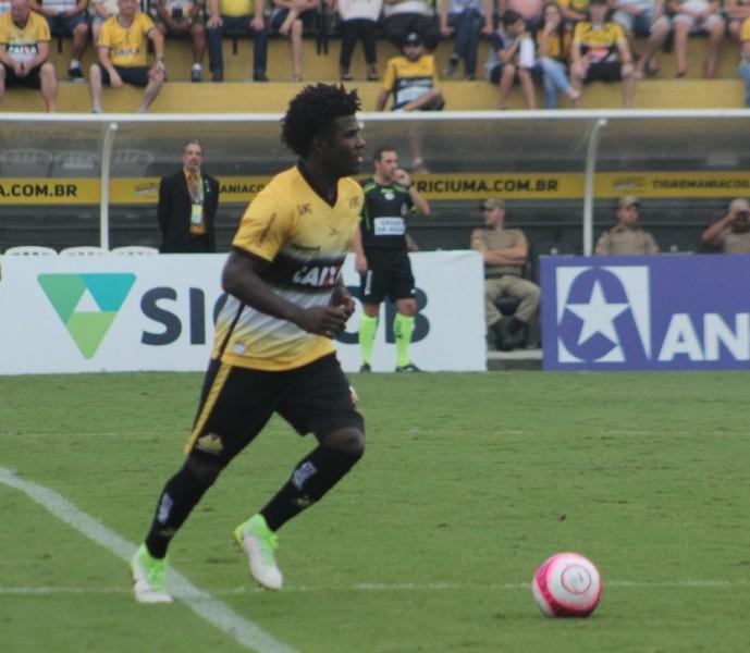 Sandro projeta dificuldades contra o Coritiba, mas avisa: “vamos pra cima”