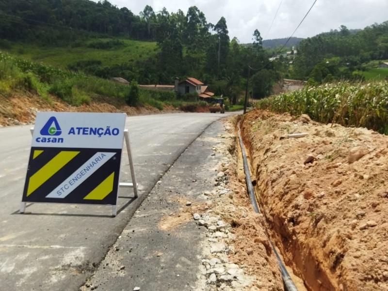 Treze de Maio recebe quatro quilômetros de novas redes de água