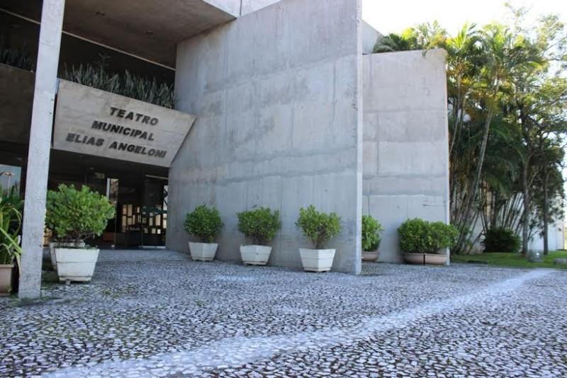 Fim de semana de espetáculos no Teatro Elias Angeloni 