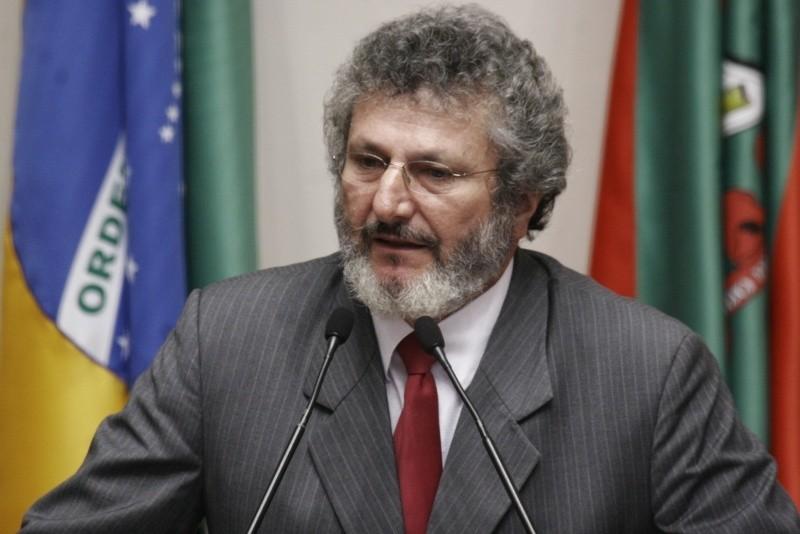 PEC das pensões de ex-governadores desencalha na Alesc