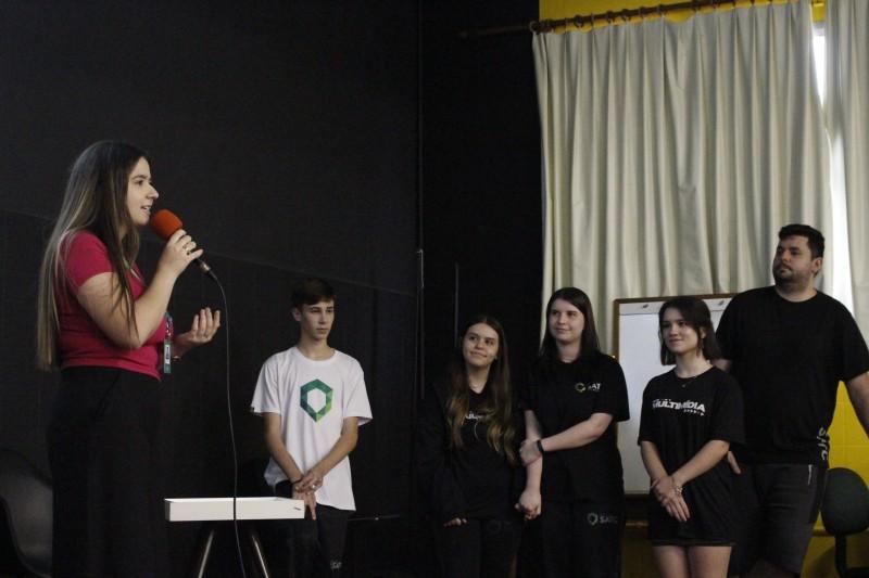 Estudantes da Satc realizam assessoria completa para cantoras da região
