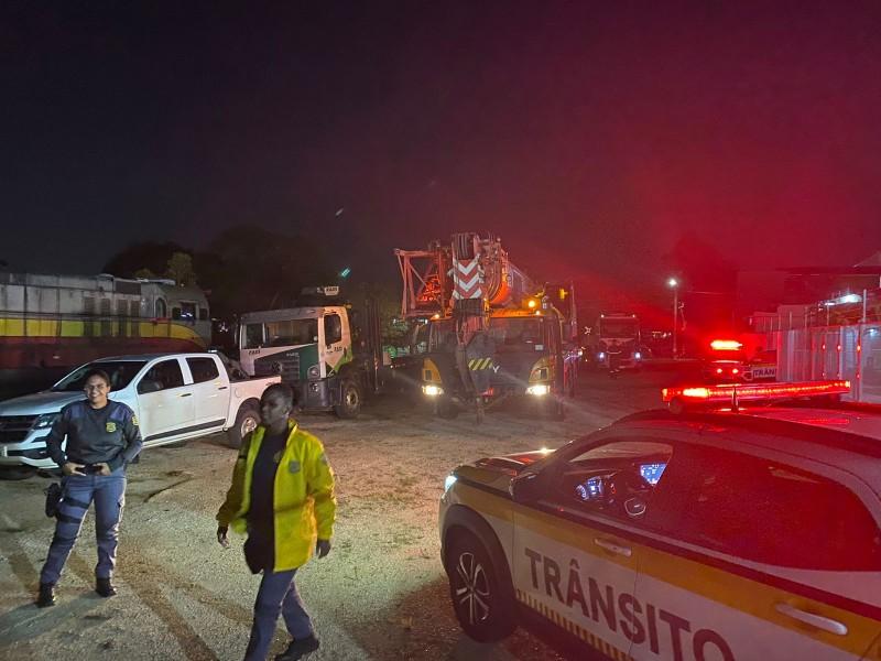 Trem descarrila em passagem de nível no distrito do Rio Maina em Criciúma 