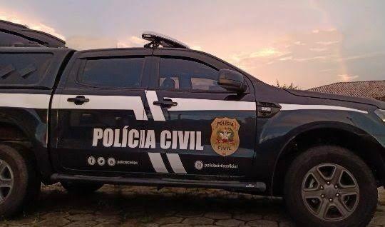 Veículo furtado é recuperado e dupla de foragidos é presa em flagrante pela Polícia Civil