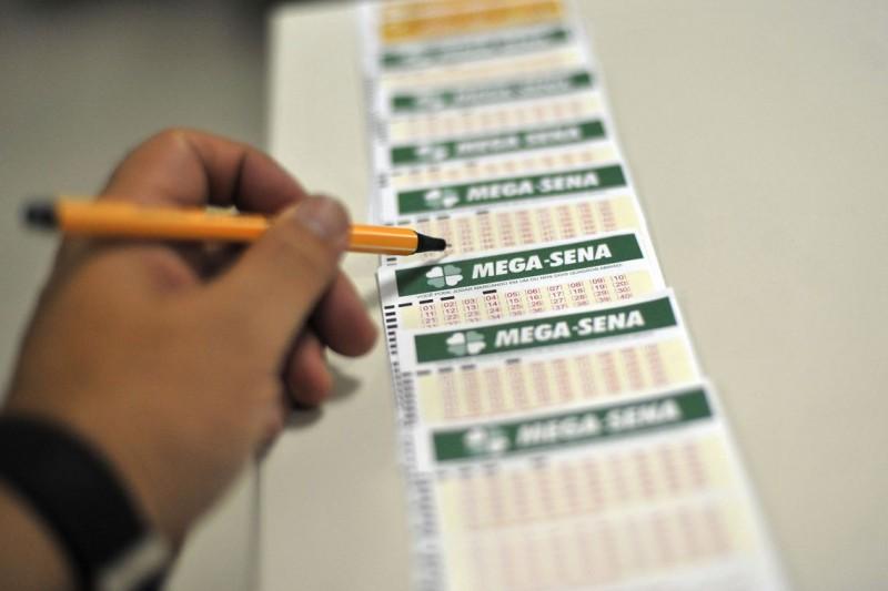 Ninguém acerta a Mega-Sena e prêmio acumula em R$ 27 milhões