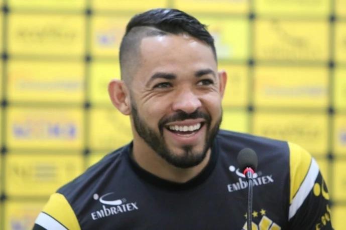 Ex-goleiro do Criciúma anuncia aposentadoria dos gramados