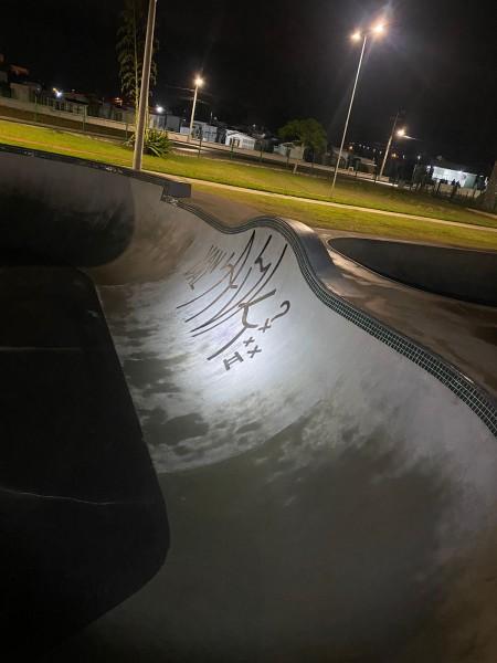 Dupla é detida pichando pista do skatepark no Parque Altair Guidi