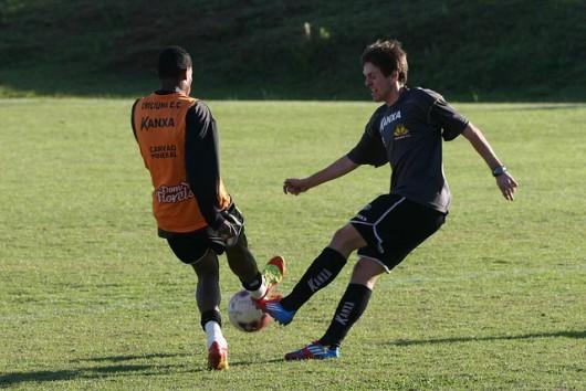 Com apoio da torcida, Tigre busca reabilitação na Série B 