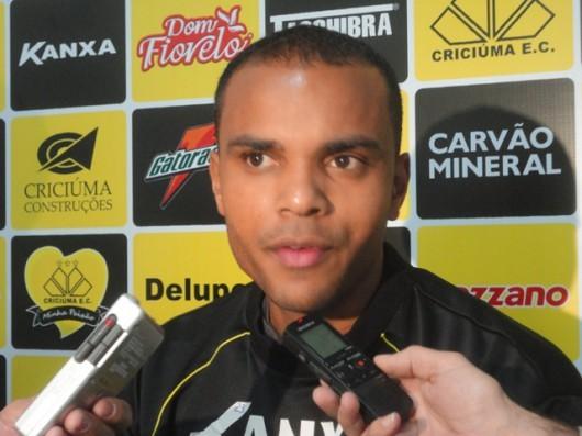 “Quero ser campeão, entrar para história”, diz Eric