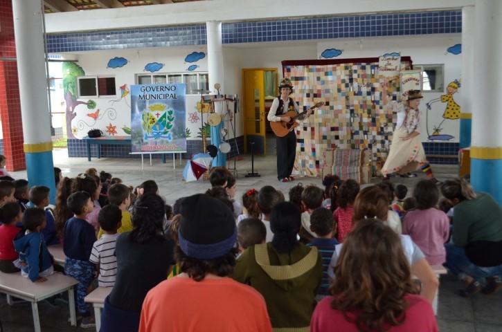 Cirquinho do Revirado leva espetáculo 'O Sonho de Natanael' para as escolas