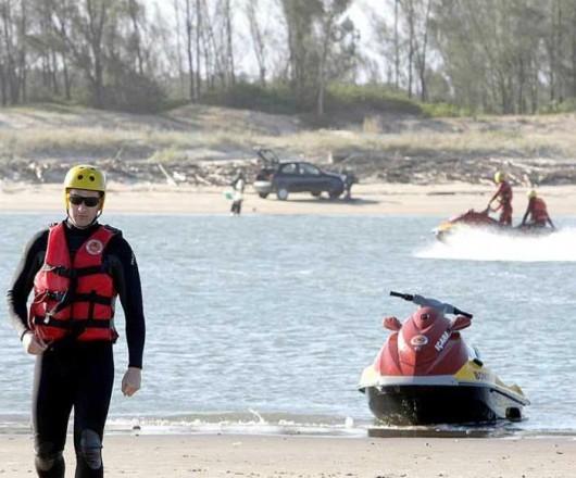 Equipes de resgate continuam buscas a homem que caiu no rio Araranguá