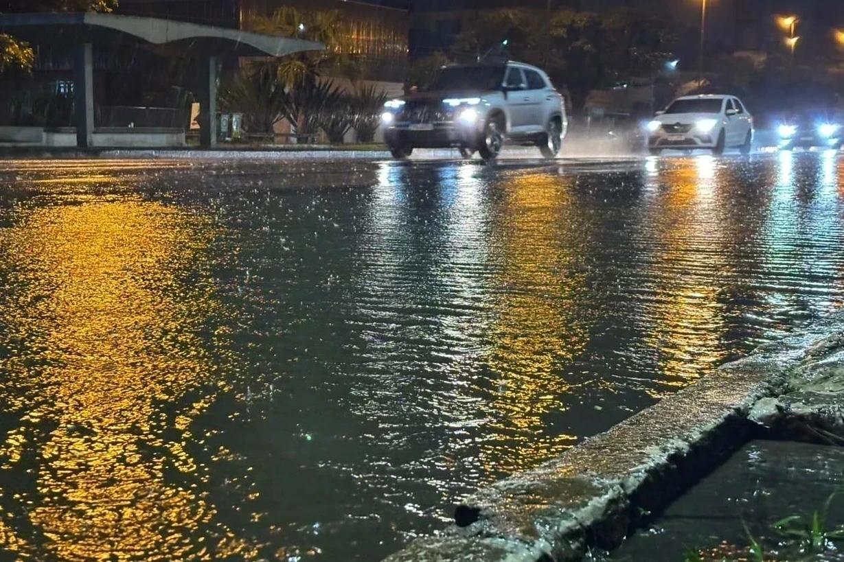 Com a formação de ciclone extratropical, cidades de SC registram acúmulos de chuva superiores a 60 milímetros