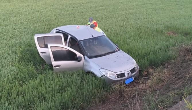 Jovem fica gravemente ferido após veículo colidir contra poste em Turvo