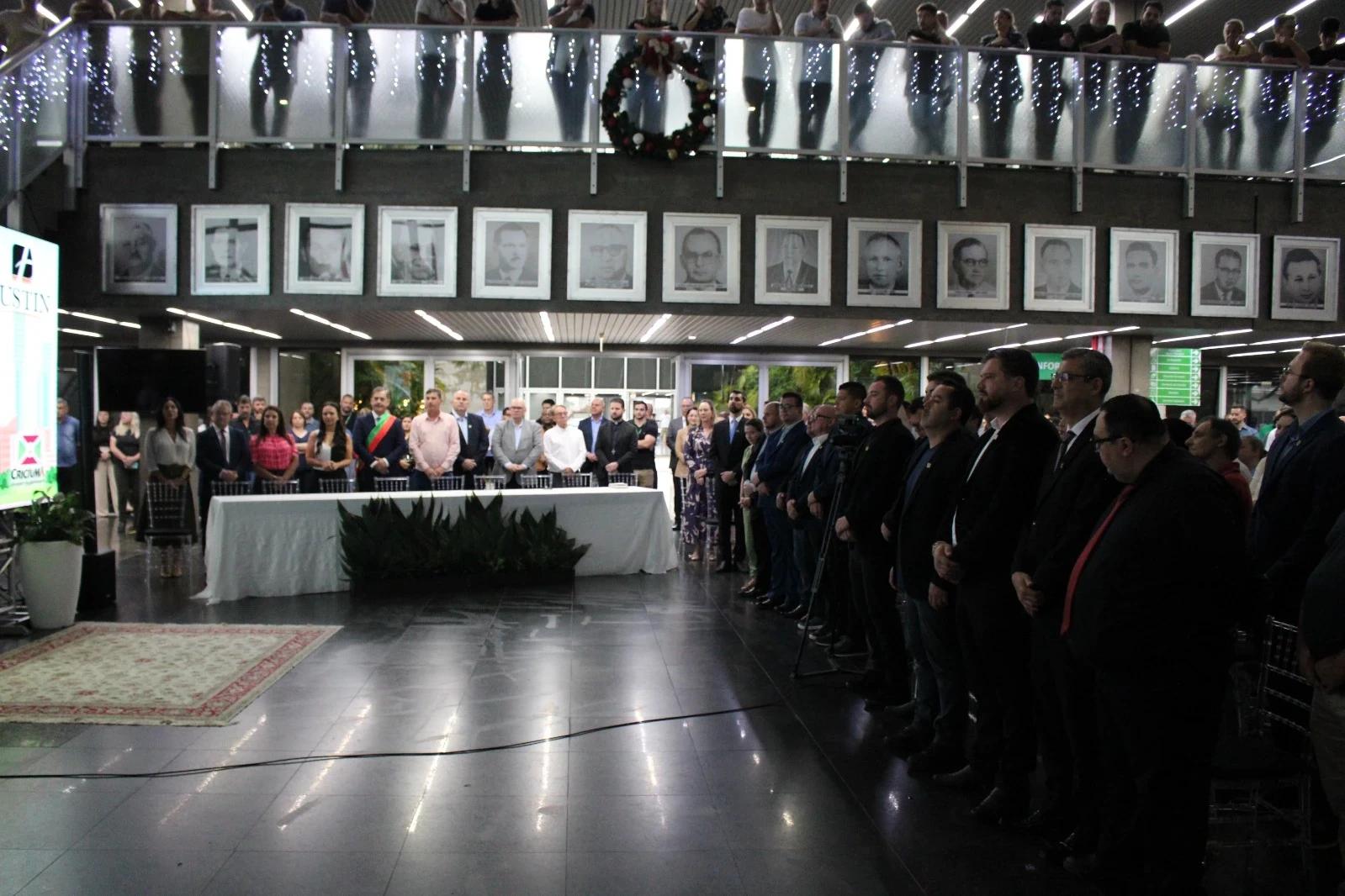 Vaguinho dá posse aos novos secretários de Criciúma