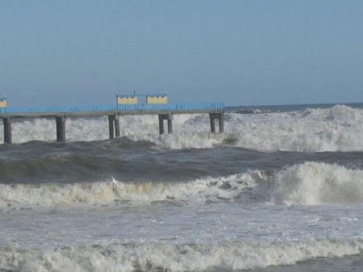 Defesa Civil alerta sobre mar agitado, ondas altas, ressaca e alagamentos