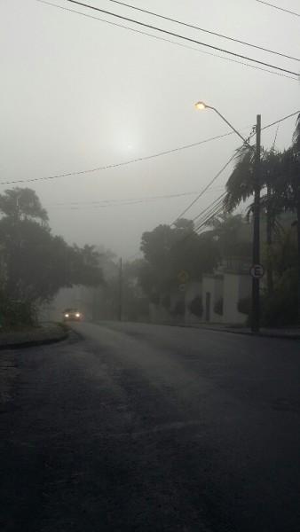Nevoeiro cobre Criciúma na manhã desta quinta-feira 