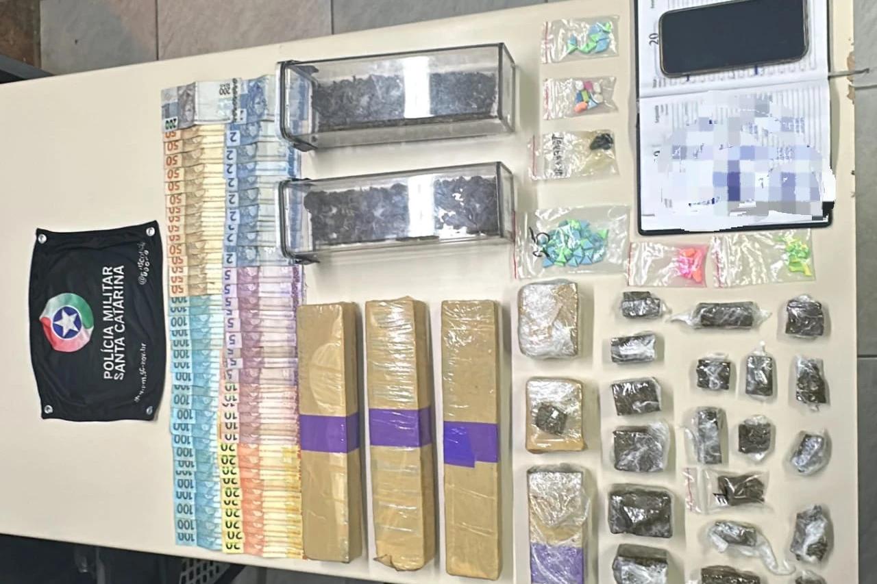 Criciúma: PM apreende 3,4 quilos de maconha no bairro Comerciário