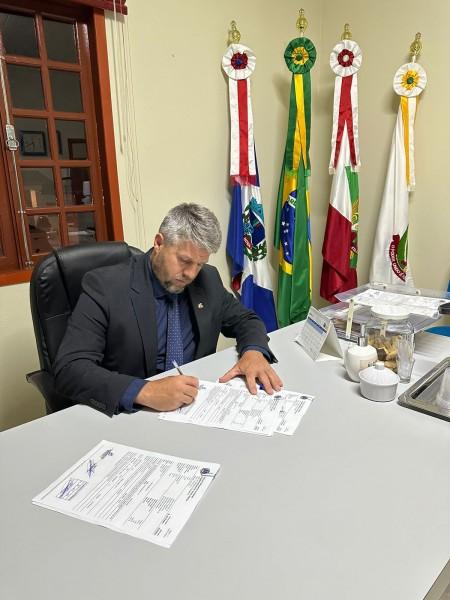 Nova Veneza: Maykon Michels reassume a presidência da Câmara de Vereadores