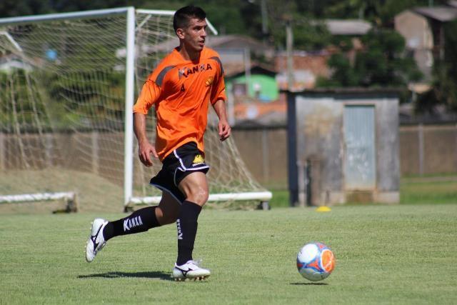 Recuperado de lesão, Ricardinho mira melhor rendimento no segundo semestre