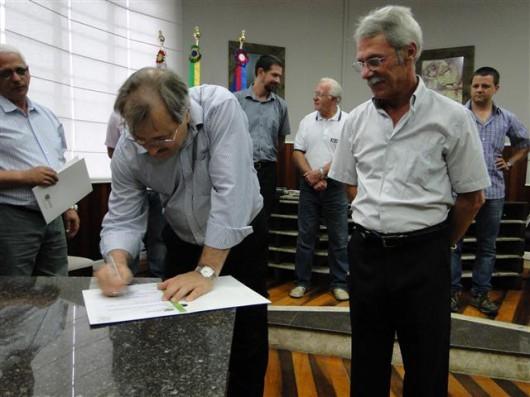 Prefeito de Orleans nomeia quatro profissionais para compor a prefeitura do município