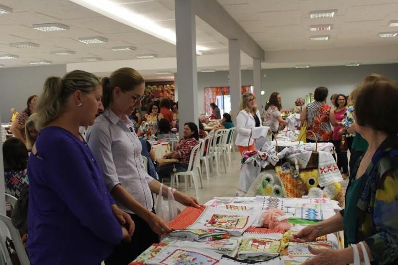 Mais de duas mil pessoas passam pela ExpoFai 