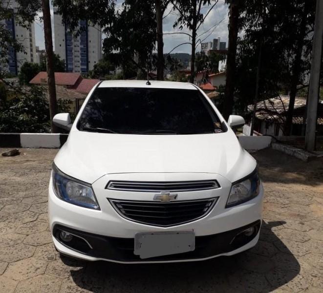 Dois são detidos por receptação e PM recupera carro roubado no RS 