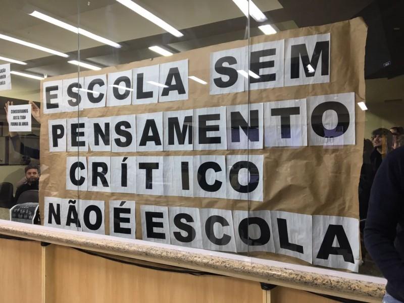Grupo questiona vereador sobre o que é família 'não convencional'