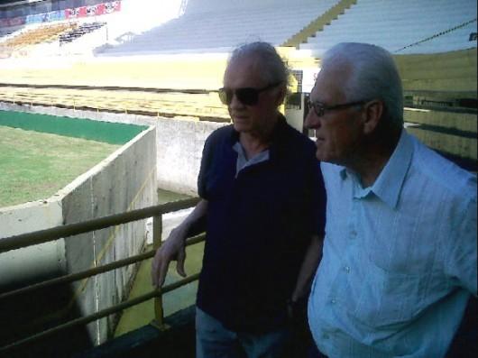 Presidente Angeloni vistoria as obras no estádio