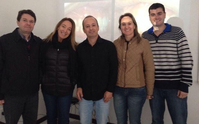 Dentistas participam de Grupo de Estudos de Ortodontia