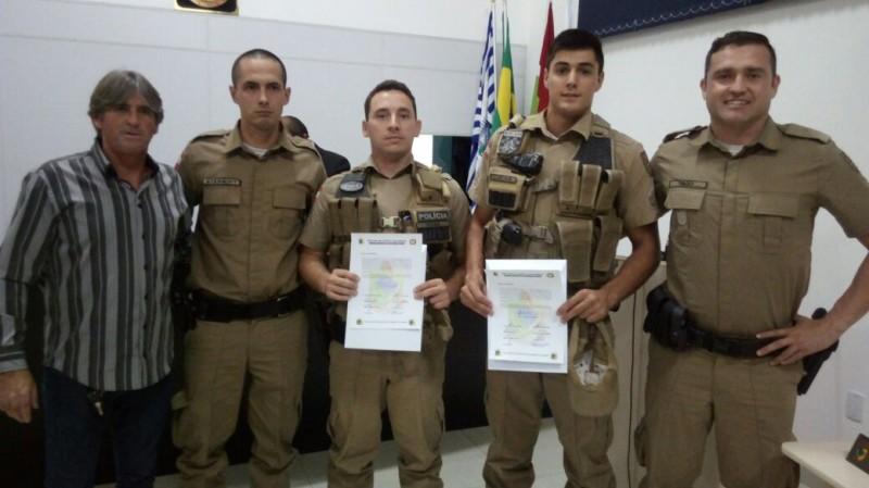 Soldados recebem reconhecimento por ato de bravura