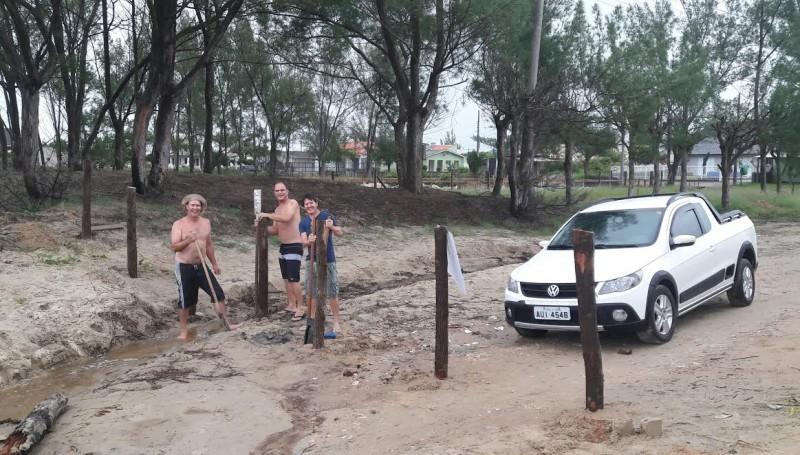 Voluntários se unem pelo Balneário Esplanada