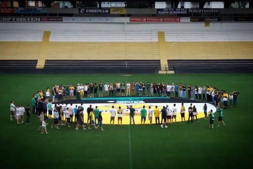 Ato no Heriberto Hülse homenageia vítimas de avião fretado pela Chapecoense